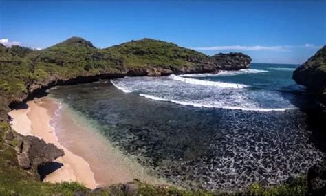 3 Destinasi Wisata Pantai di Pacitan Yang Sangat Indah, Ada Pantai ...