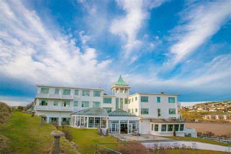 Burgh Island hotel. | Art deco interior, Art deco, House styles