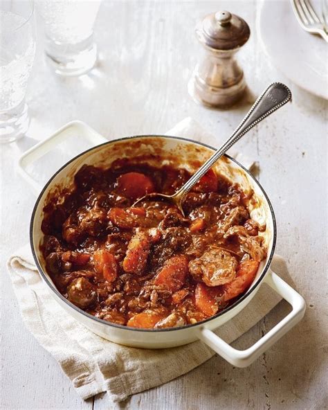 Beef In Red Wine Casserole Recipe - gnawtips