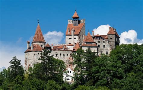 Castelul lui Bran sau Castelul lui Dracula Brasov | 365romania.ro