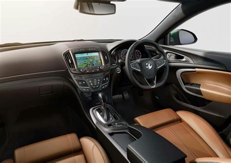 Vauxhall Insignia Interior & Infotainment | carwow