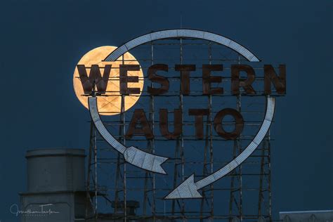 Western Auto sign will alight Kansas City’s skyline once again - KSHB.com 41 Action News