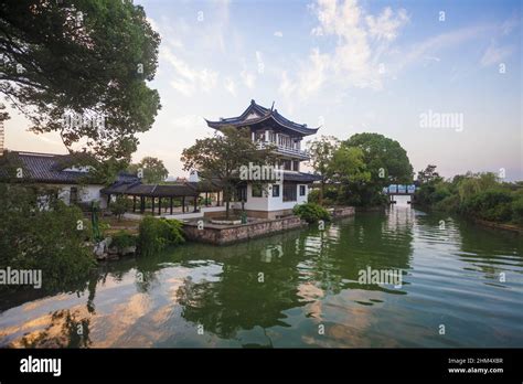 Jiangnan gardens - li garden Stock Photo - Alamy