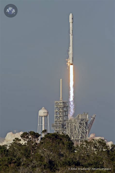 SpaceX Scores New Record for Pad 39A, Launches & Lands First Reused ...