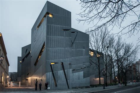 AD Classics: Jewish Museum, Berlin / Studio Libeskind | ArchDaily