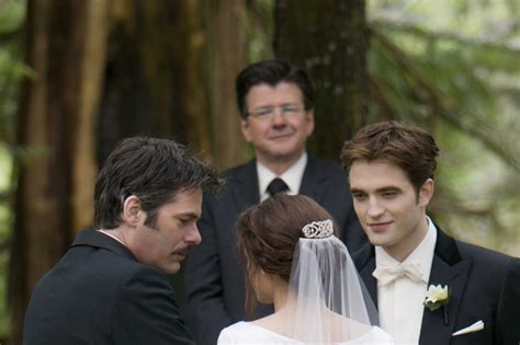 Snow White and The Vampire: Edward and Bella 6th Wedding Anniversary