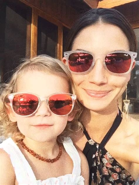 The Sunglasses of the Summer are Supermodel Tested, Selfie Approved | Star fashion, Lily ...