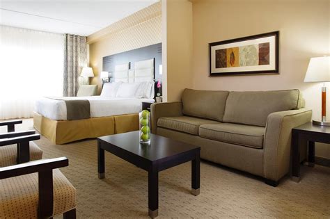 Holiday Inn Express & Suites Ottawa West - Nepean - UPDATED 2024 Prices ...