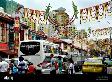 street scene Little India Singapore Stock Photo - Alamy