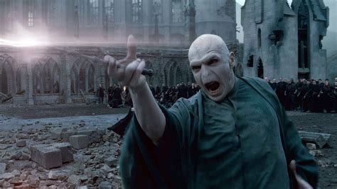 Grindelwald Vs. Voldemort - Who Is More Powerful? | Fiction Horizon