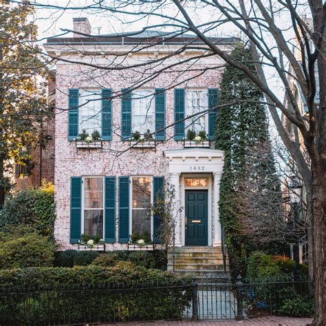 Best Places to Photograph in Washington D.C. | Townhouse exterior, Washington dc houses, City house