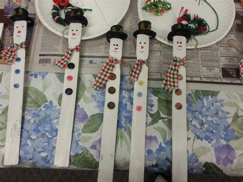 Snowman Paint Sticks | Snowman painting, Painted sticks, Holiday decor