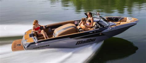 14 Best Water Skiing Boat Brands - Kayak Help