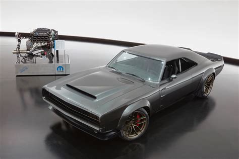 Mopar Unleashes 1,000-Horsepower 'Hellephant' Engine at SEMA 2018 ...