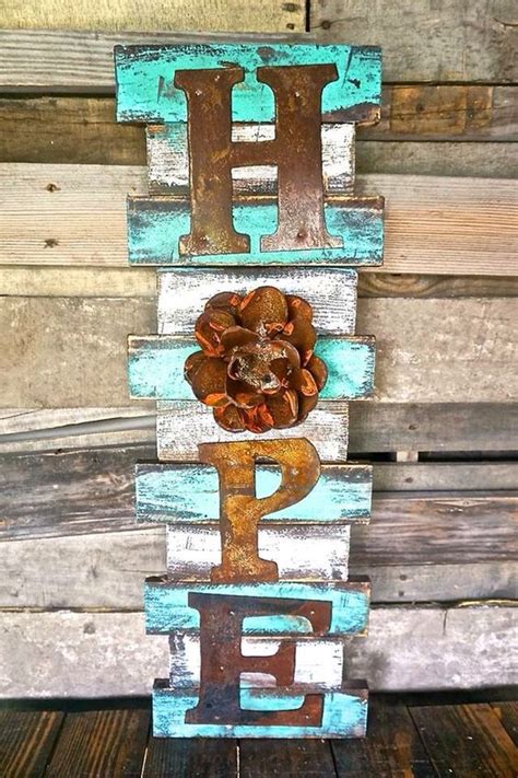 30+ DIY Wood Pallet Sign Ideas & Tutorials