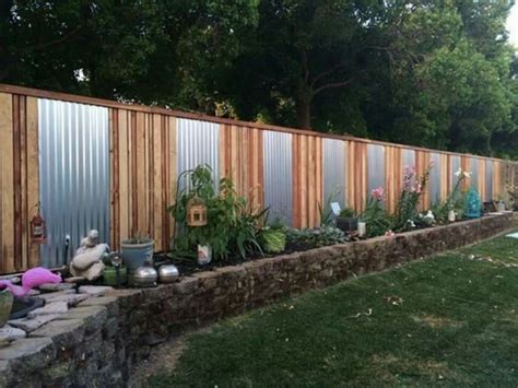 Amazing 9+ Backyard Privacy Fence Landscaping Ideas On A Budget - Page ...