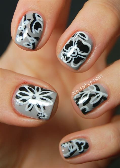 Dressed Up Nails: Monochromatic offset floral nail art! Plus bonus swatch and GLITTER