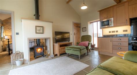 Manor House Farm Cottages - Stylish farmhouse living in the Peak District