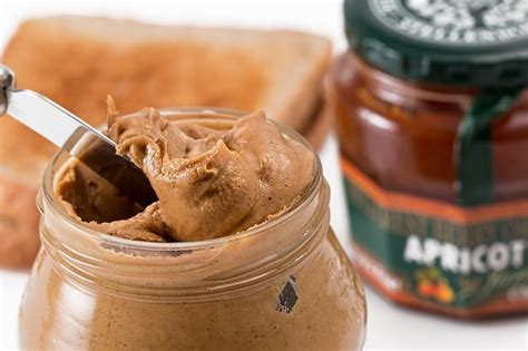 Safe Peanut Butter for Dogs: We Vet 28 Brands for Xylitol (Aldi, Jif ...