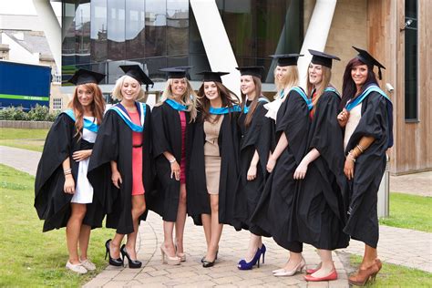 Graduation Girls | Linzi's graduation from Huddersfield Univ… | Gary Robinson | Flickr