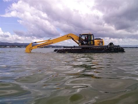 JUAL dan RENTAL amphibious excavator / swamp excavator, excavator rawa ...