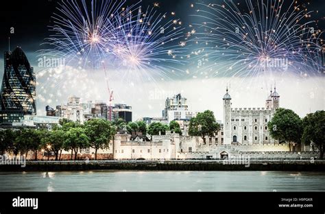 Tower bridge london night fireworks hi-res stock photography and images ...