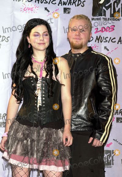 Photos and Pictures - Amy Lee and Ben Moody of Evanescence at 2003 Video Music Awards. New York ...