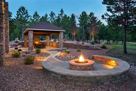 6 Amazing Landscaping Ideas With Landscaping Stones