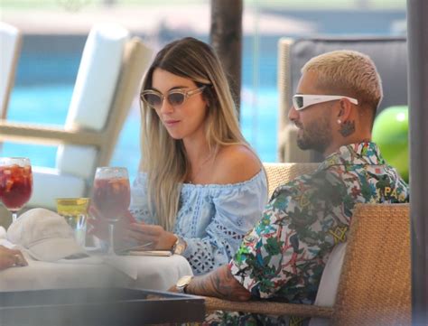 Maluma presume cuerpazo y el de su novia, Susana Gómez, desde las playas de Formentera - La Opinión