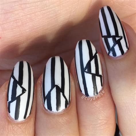 Black and white abstract striped nail art Nail Art Stripes, Black And ...