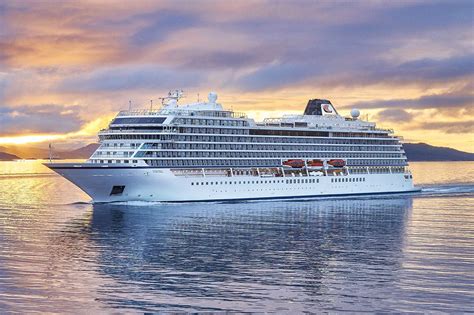 This New Viking Cruise Will Take You to All 5 Great Lakes in 15 Days