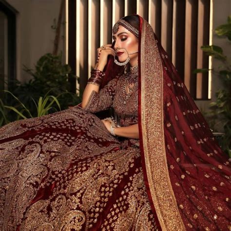 Ayeza Khan’s Latest Best Bridal Looks | Reviewit.pk