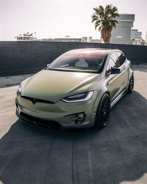 Tesla Model X in Green Kind of Looks Like a Small Hulk - autoevolution