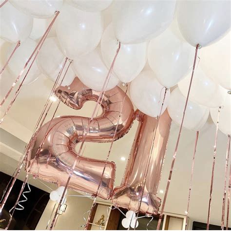 16 Helium Balloons + 2 Numbers