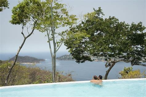 To Infinity and Beyond: Otherworldly Infinity Pools in Mexico