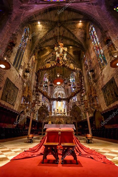 Interior of Cathedral of Santa Maria of Palma (La Seu) in Palma – Stock ...