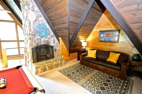 Honey Bear - a 3 bedroom cabin in Gatlinburg,Tennessee | Mountain Laurel Chalets Gatlinburg ...