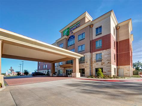 Pet-Friendly Hotel in Oklahoma City | Holiday Inn Express & Suites Oklahoma City North