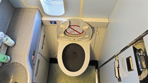 A New Design Promises to Quiet the Terrifying Roar of Flushing an Airplane Toilet | Trendly News ...