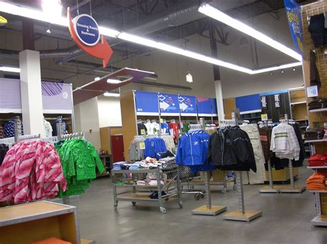 Old Navy interior | Old Navy 12300 Jefferson Ave, Patrick He… | Flickr