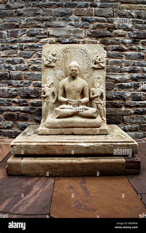 Stupa 1 or Great Stupa : Buddha Statue inside the Stupa premises, Sanchi, Madhya Pradesh, India ...