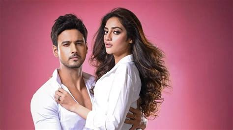 Nusrat Jahan, Yash Dasgupta set the internet on fire with their mushy ...