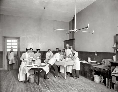 Operating room in Brooklyn Navy Yard Hospital, New York ,1900 : r ...