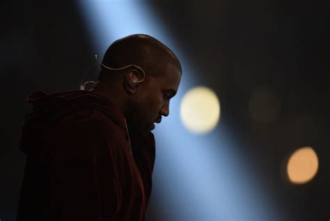 Kanye West's "Only One" Grammy Performance Is Minimal & Powerful, A Great Return To The Stage ...