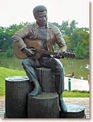 Otis Redding bronze statue in his home of Macon. Located in the Gateway Park in Macon. | Macon ...