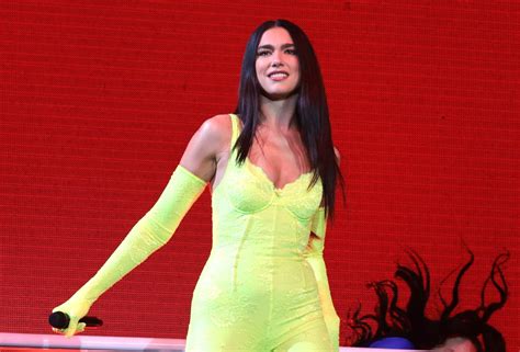 Dua Lipa recreates "One Kiss" dance from 2018, clearing her name in ...