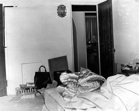 Rare Photographs Show the Bedroom in Which Marilyn Monroe Was Found ...