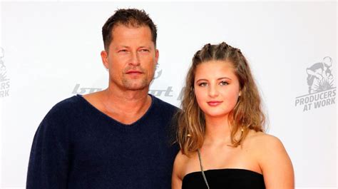 Emma Schweiger: Familien-Reunion in Malibu? | GALA.de