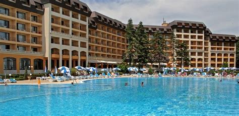 Swimming Pool in Hotel Riviera Beach | Riviera beach, Beach hotels, Riviera