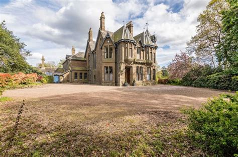 14 Real-Life Castles in Scotland You Can Book on Airbnb – Trips To Discover